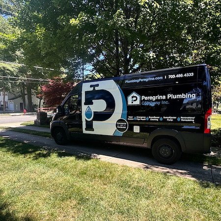 Peregrina Plumbing van arriving for an emergency plumbing call in Alexandria, VA